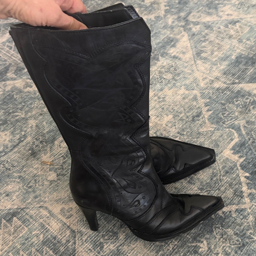Elegant Black Heeled Boots
